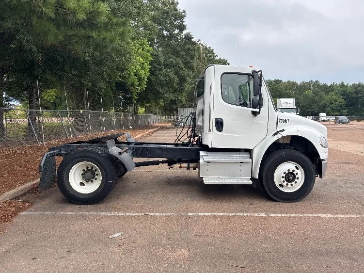 2021 Freightliner eM2 in Jackson, MS — photo 7