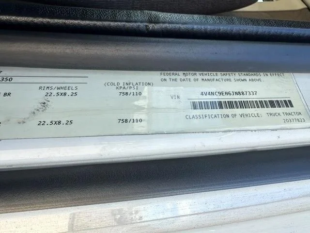 2018 Volvo VNL 300 — photo 11