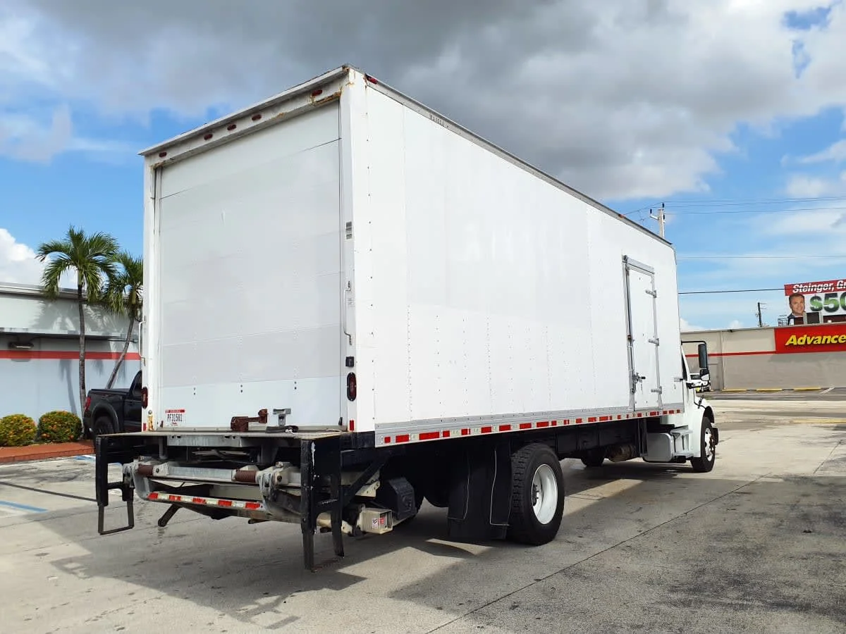 2018 Freightliner M2 106 in Miami, FL — photo 4