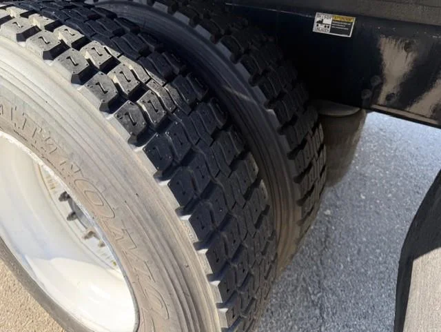 2020 Peterbilt 337 - image 12