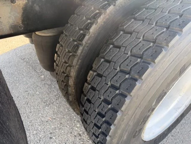 2020 Peterbilt 337 - image 13