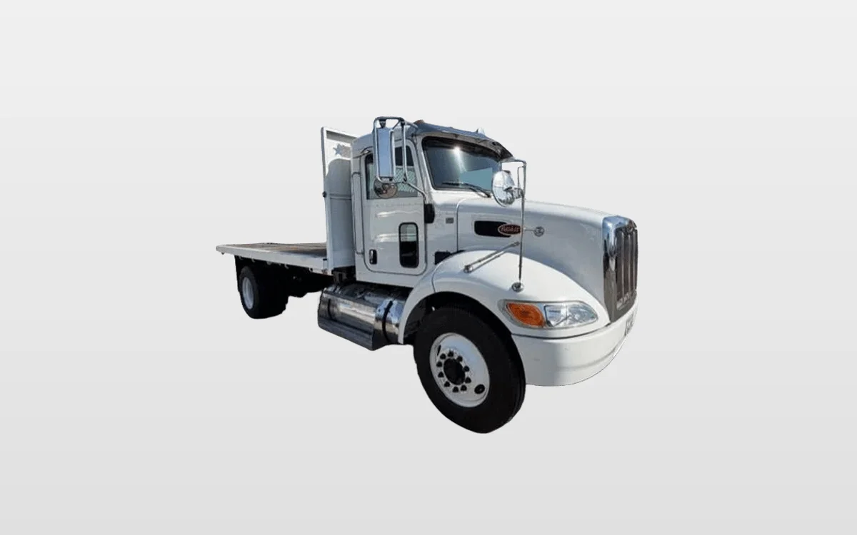 2020 Peterbilt 337 - image 1