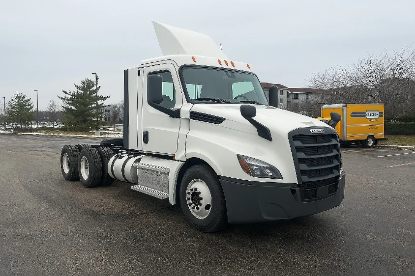 2021 Freightliner Cascadia in Louisville, KY