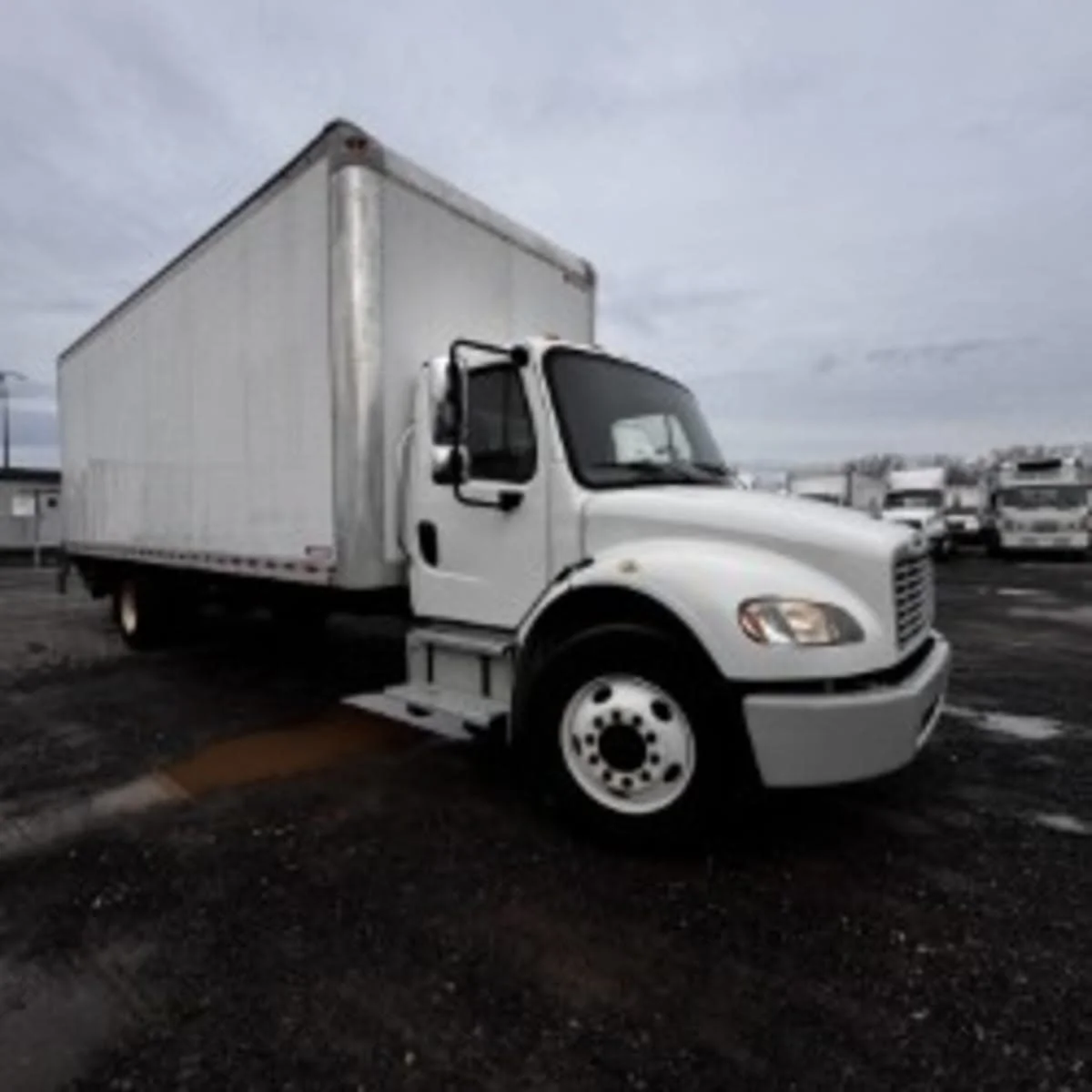 2019 Freightliner M2 106 - image 3