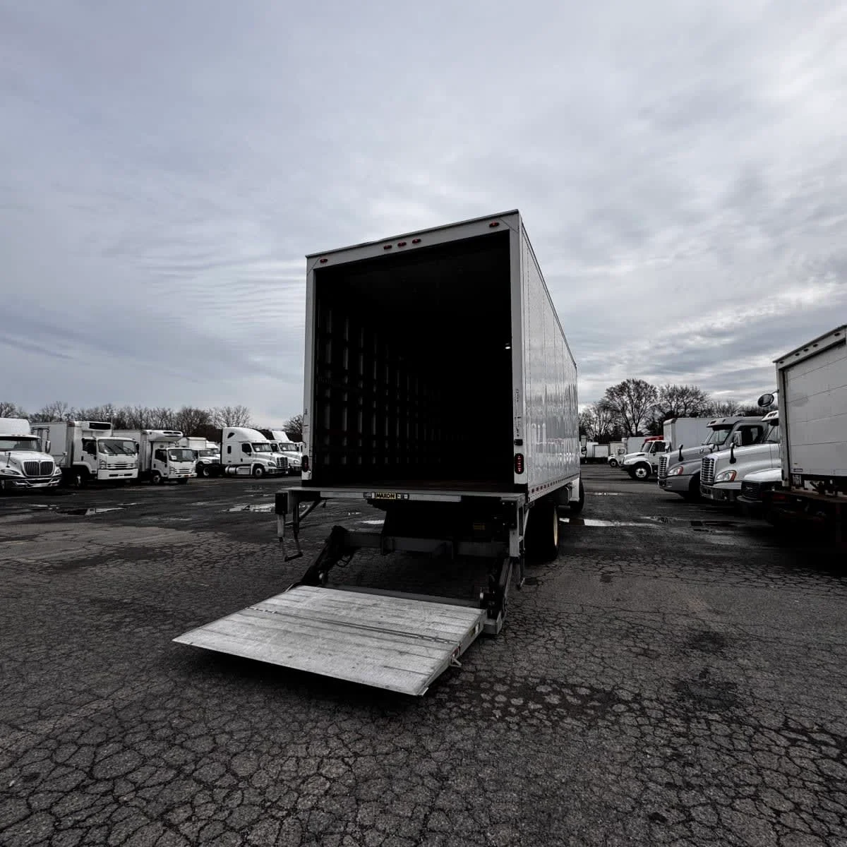 2019 Freightliner M2 106 - image 13