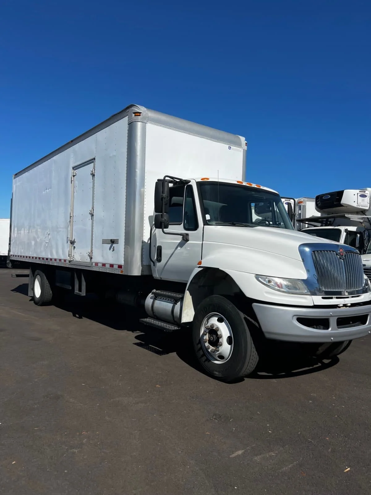 2016 International 4300 - image 3