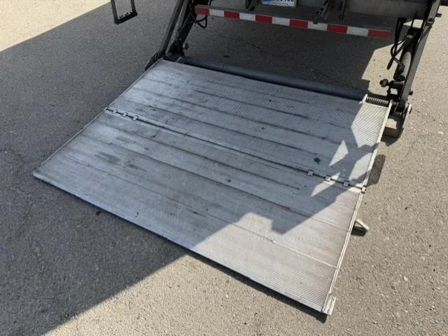 2020 Freightliner M2 106 — photo 10