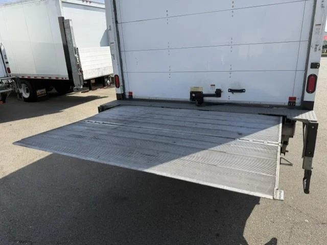 2020 Freightliner M2 106 — photo 9