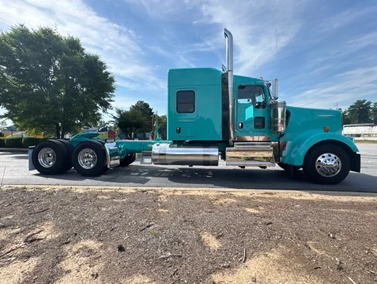 2027 Kenworth W900 in Mableton, GA — photo 10