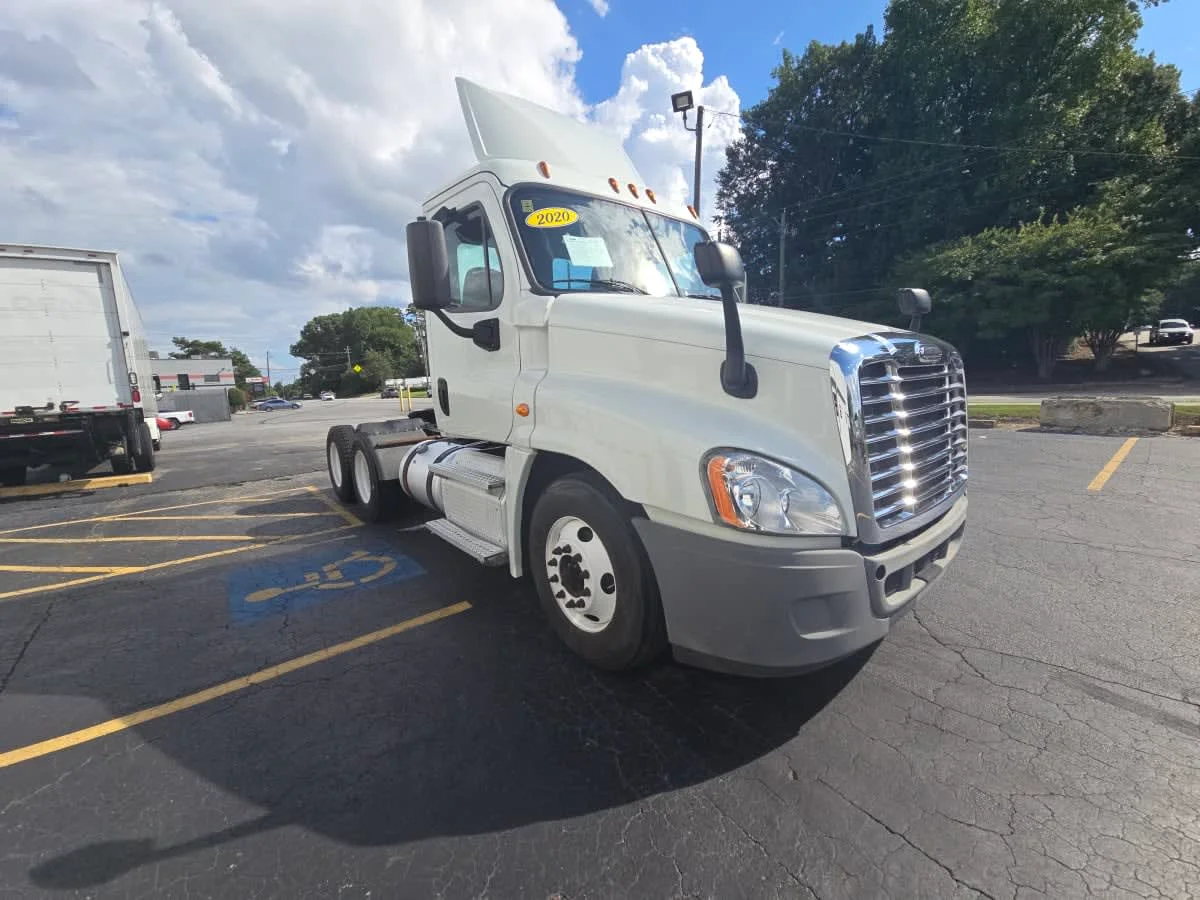 2020 Freightliner Cascadia in Doraville, GA — photo 3