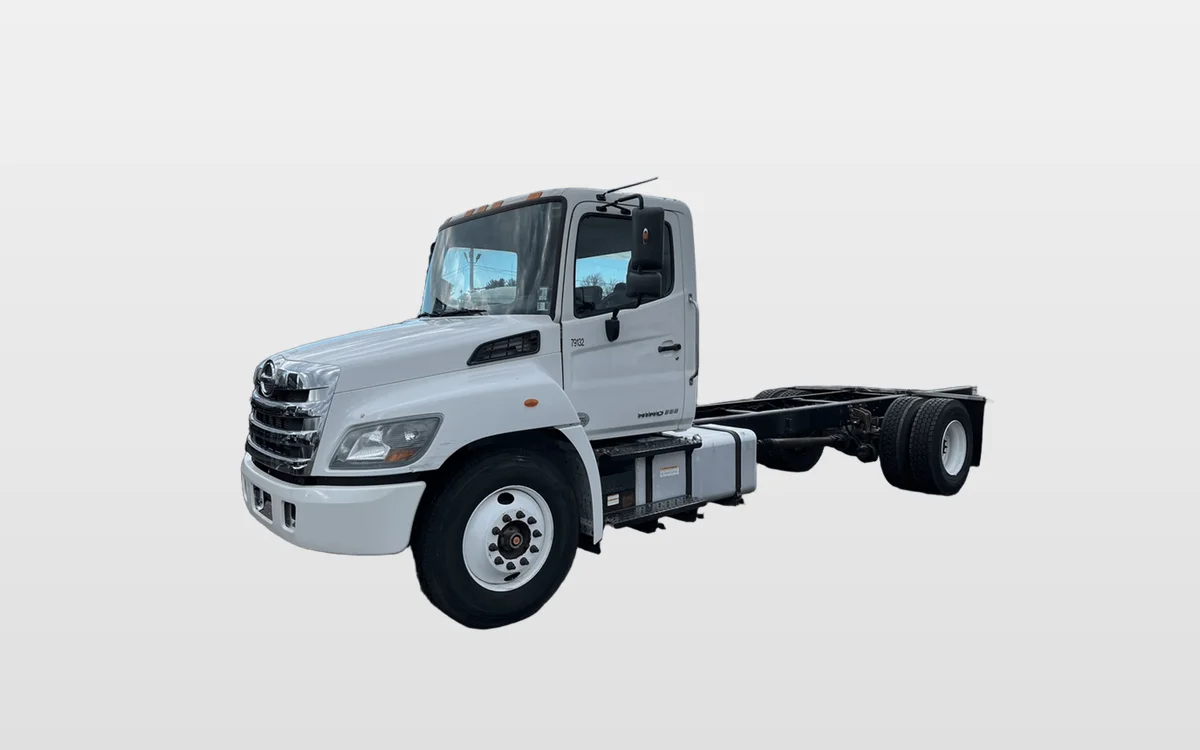 2019 Hino 268 - image 1