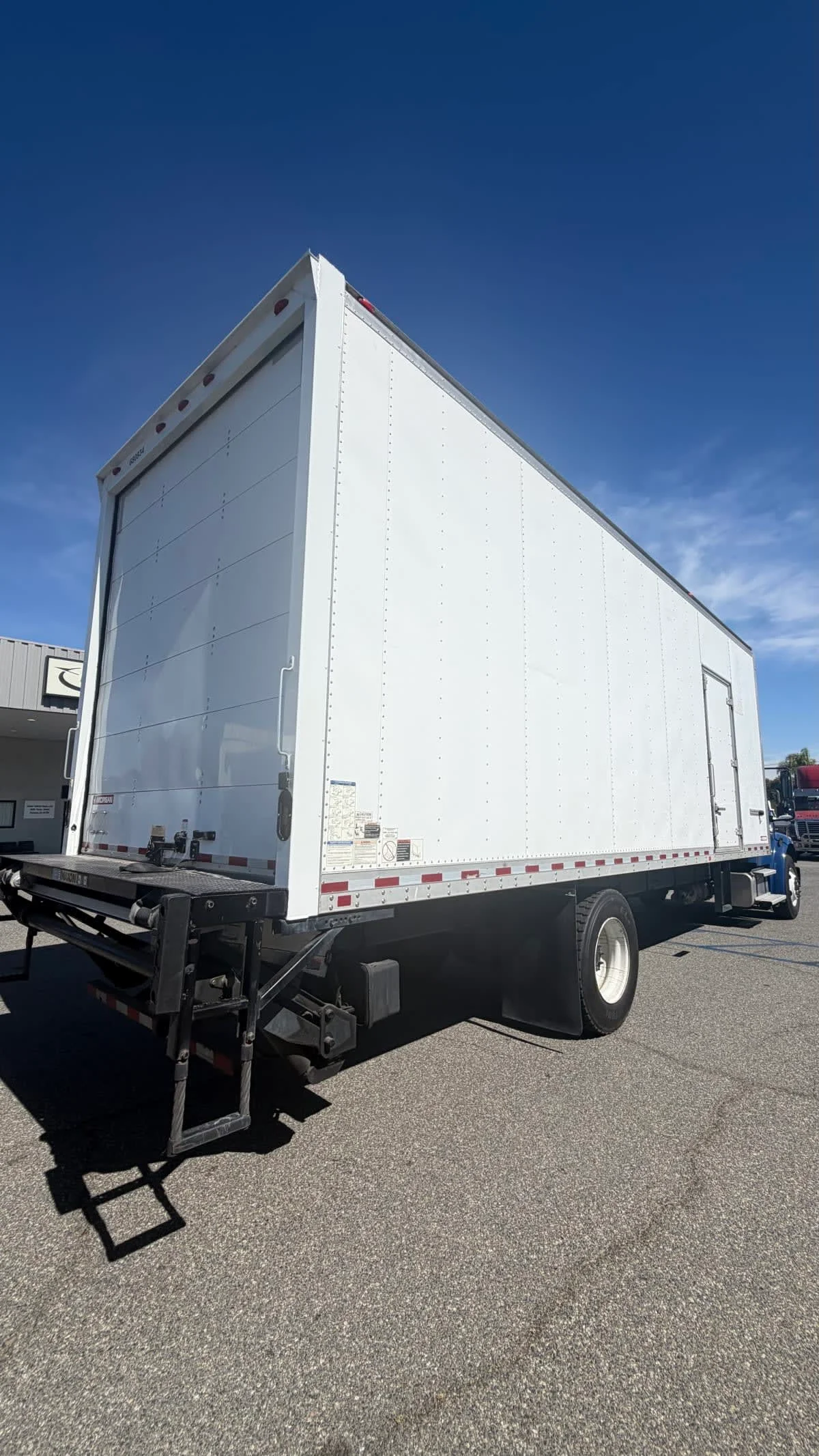 2018 Freightliner M2 106 in Pomona, CA — photo 4