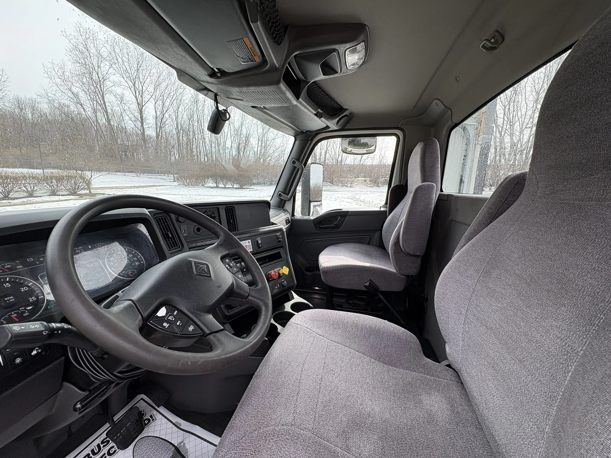 2021 International LT in West Michigan International, MI — photo 14