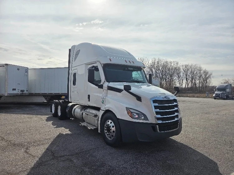 2021 Freightliner Cascadia in Kansas City, MO