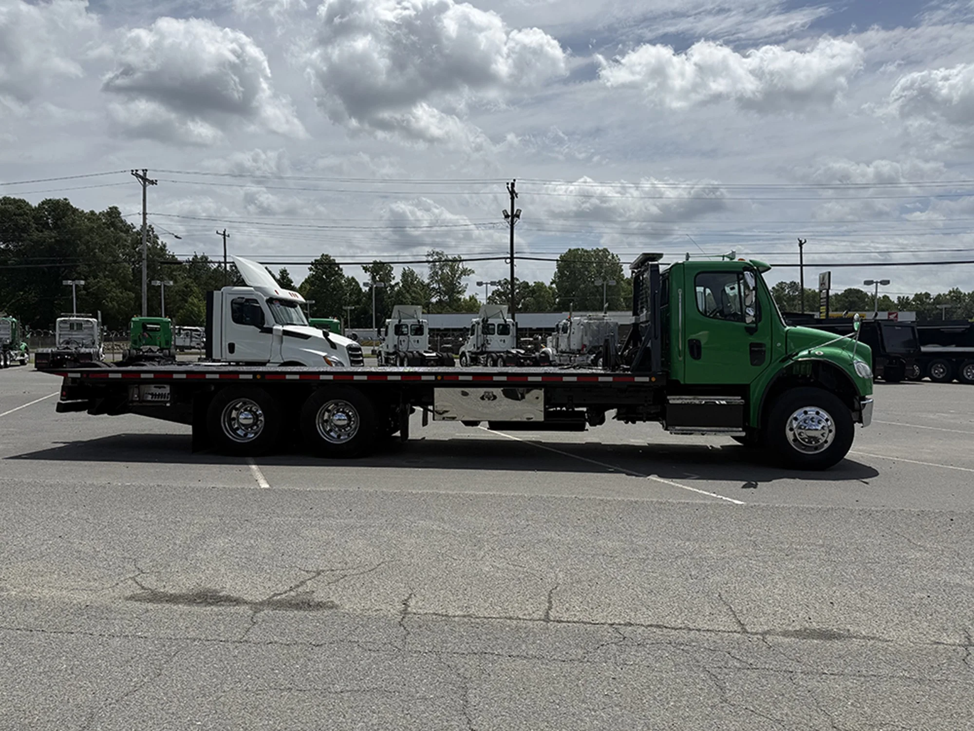 2019 Freightliner eM2 in Weyers Cave, VA — photo 3