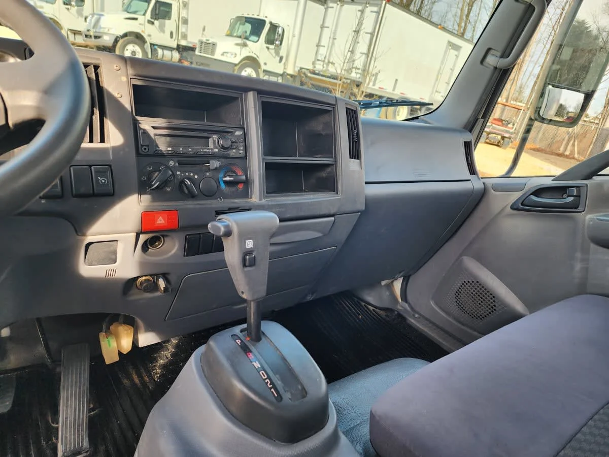 2019 Isuzu NPR - image 9