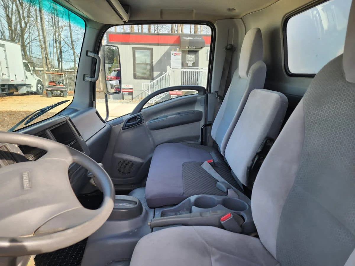2019 Isuzu NPR - image 7