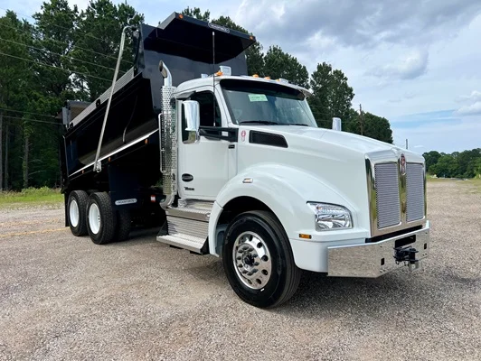 2027 Kenworth T880