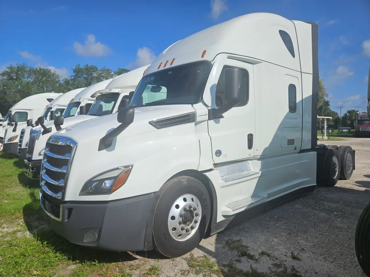 2023 Freightliner Cascadia
