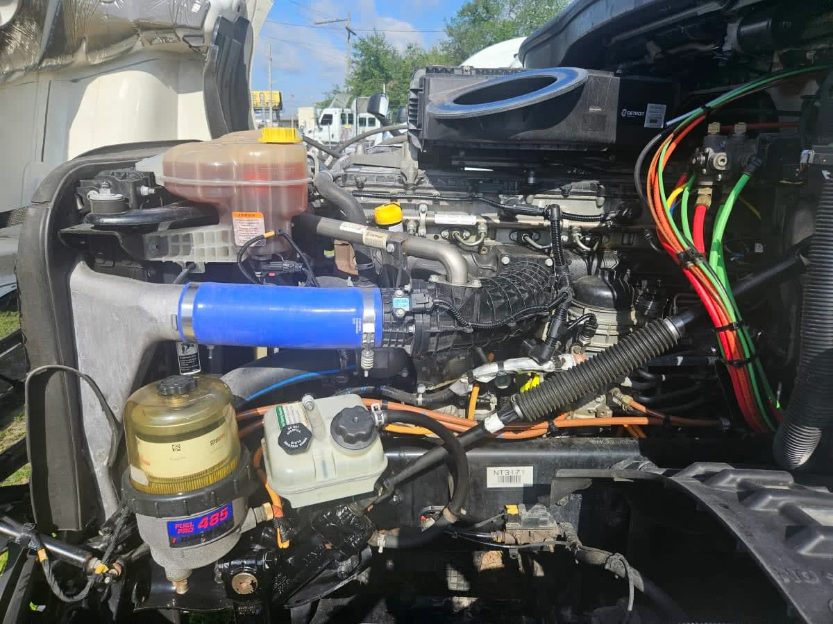 2023 Freightliner Cascadia in Orlando, FL — photo 9