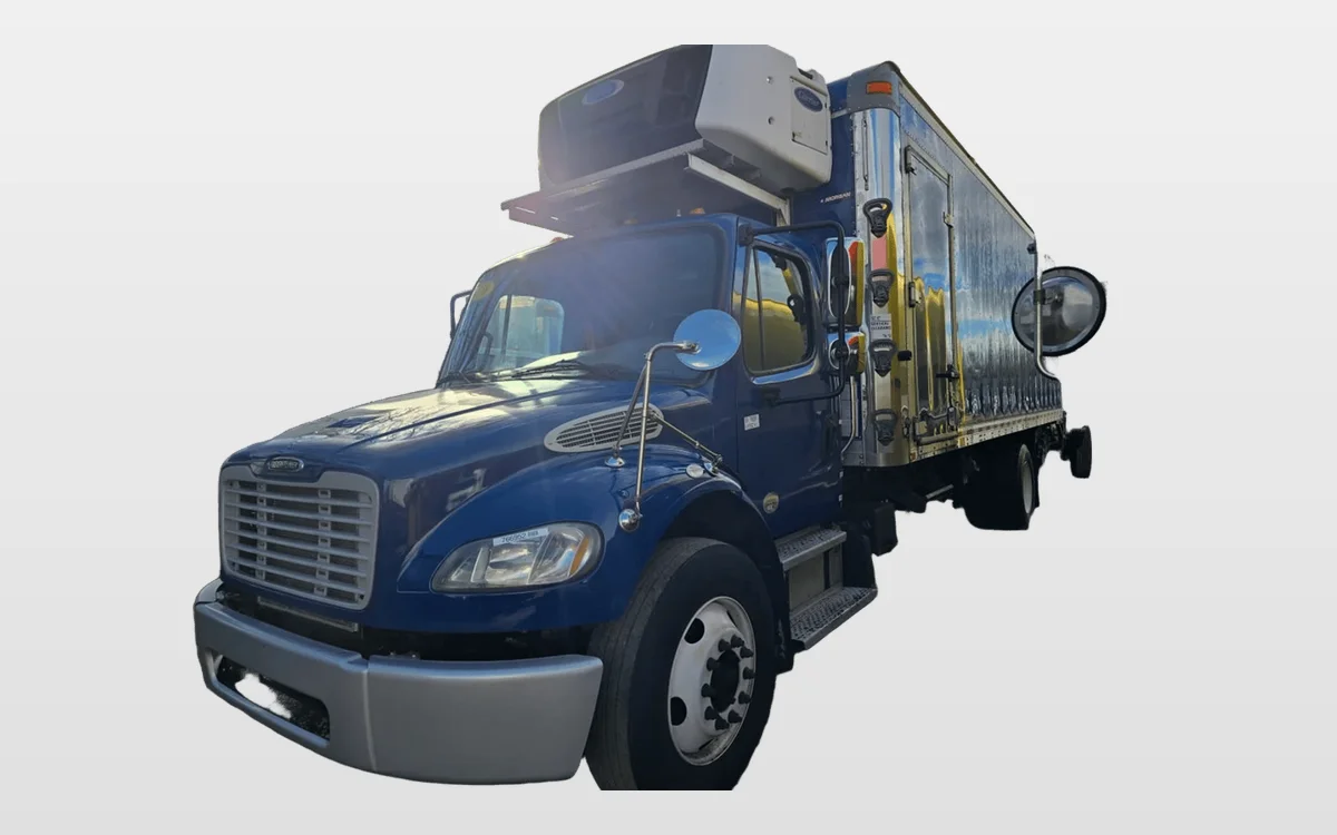 2018 Freightliner M2 106 - image 1