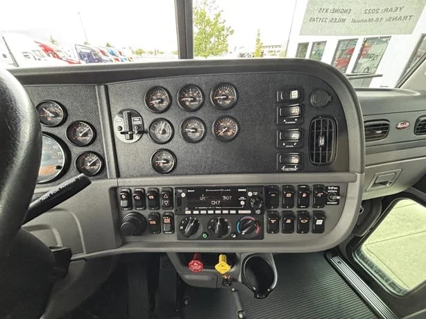 2022 Peterbilt 389 in Salt Lake City, UT — photo 9