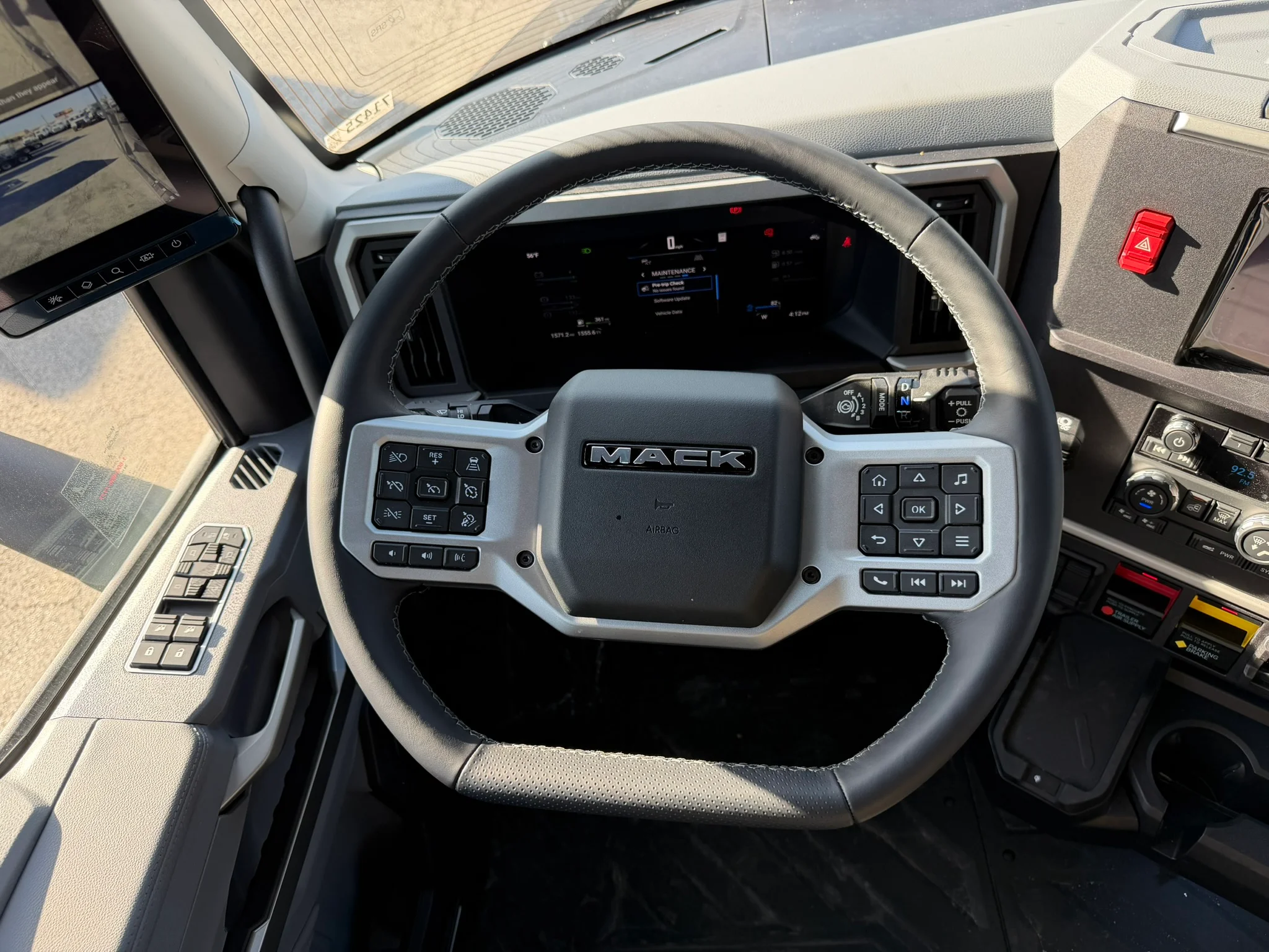 2026 Mack Pioneer in Fort Worth, TX — photo 16