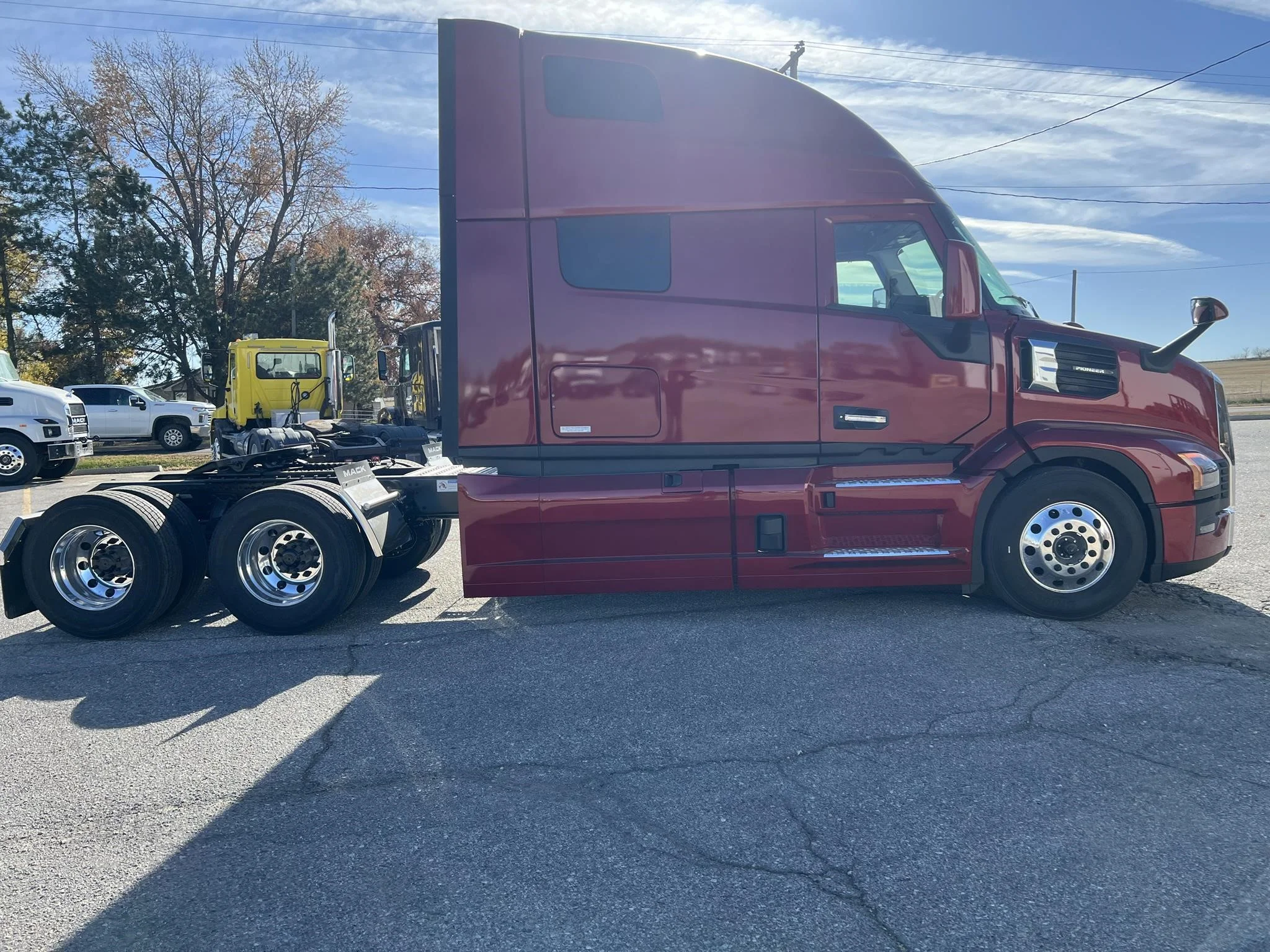 2026 Mack Pioneer — photo 6