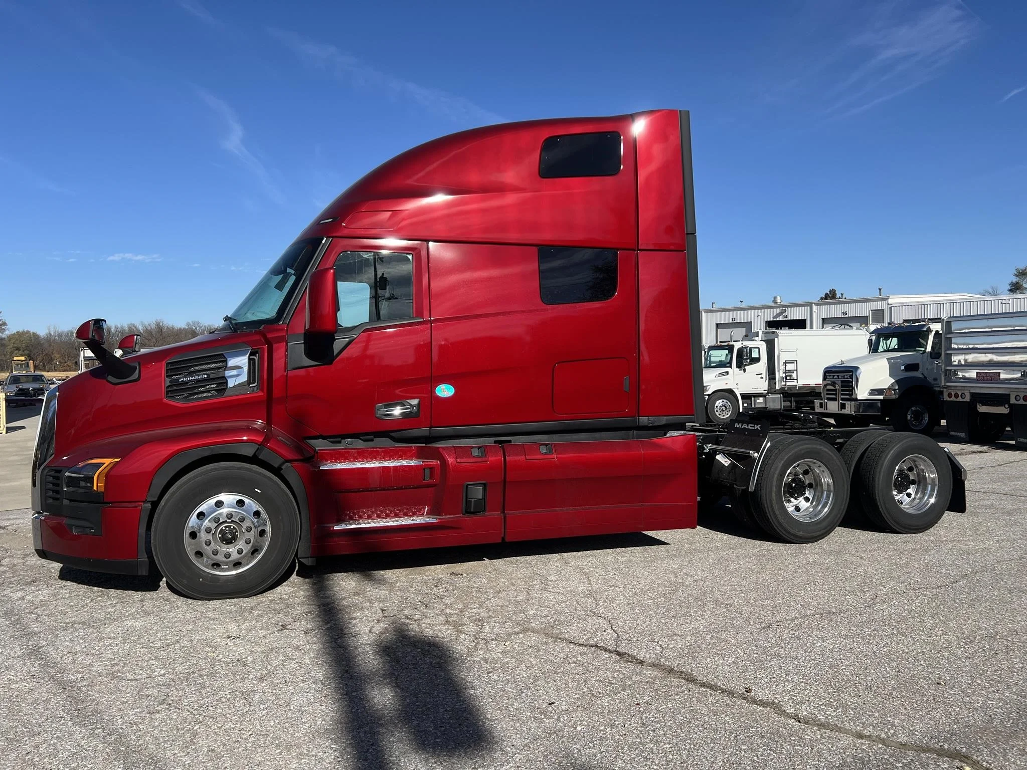2026 Mack Pioneer — photo 2