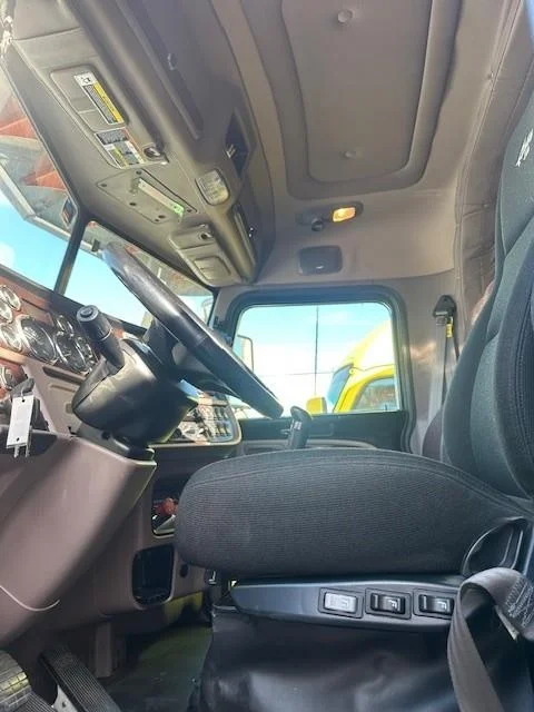 2019 Peterbilt 389 — photo 4