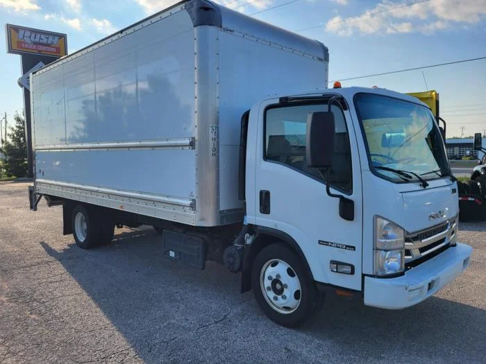 2020 Isuzu NPR — photo 8