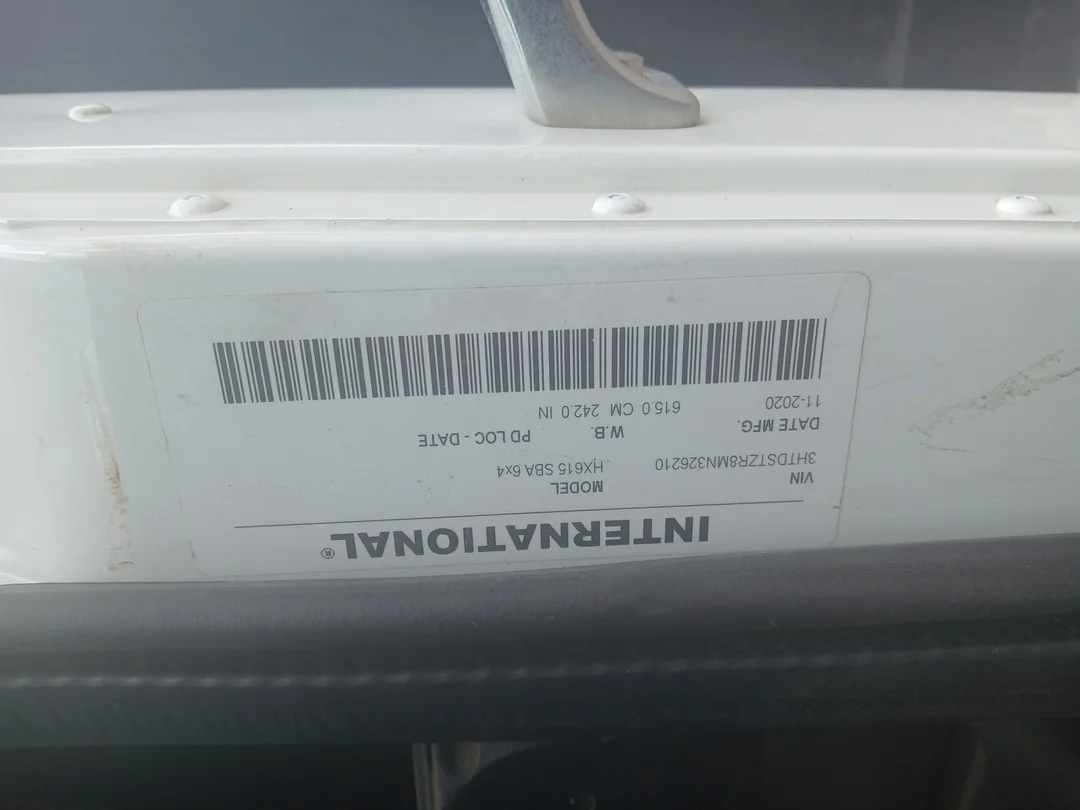 2021 International HX - image 3