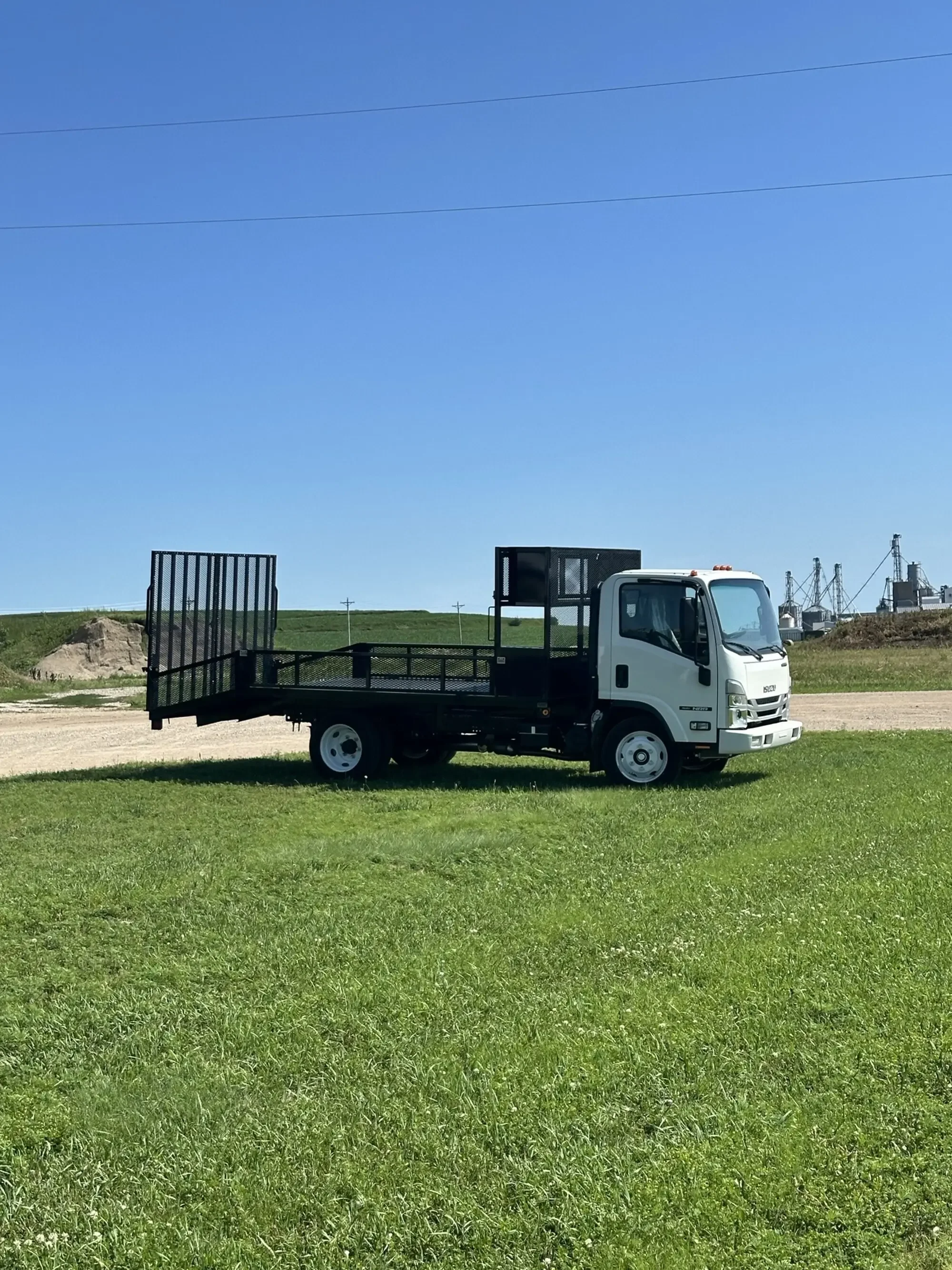 2024 Isuzu NRR - image 6