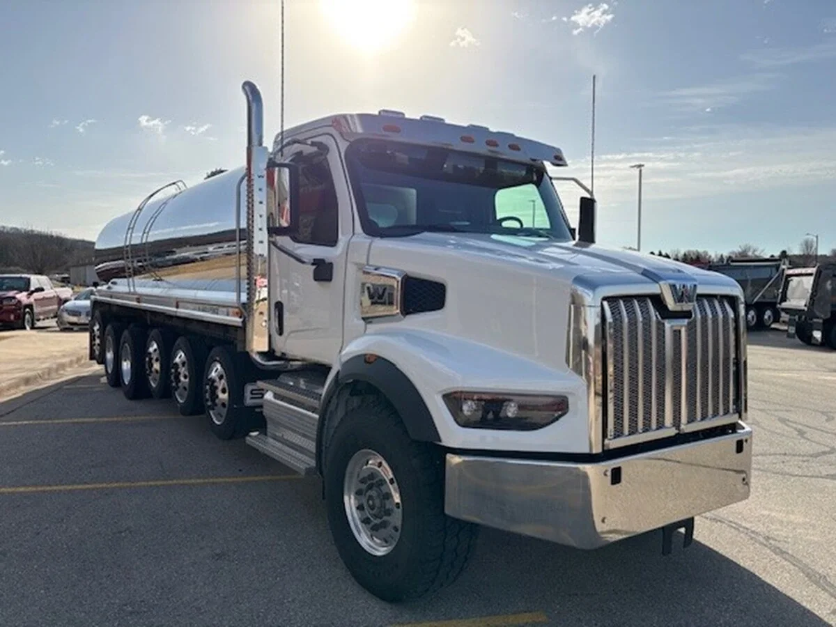 2025 Western Star 49X - image 3