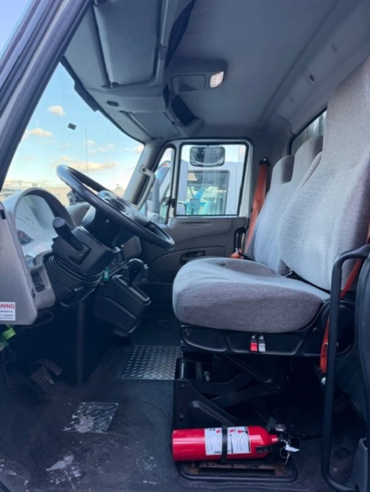 2019 International 4300 in Farmingdale, NY — photo 8