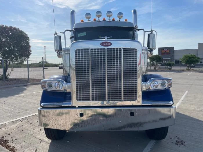2026 Peterbilt 589 - image 3