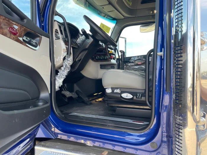 2026 Peterbilt 589 - image 10