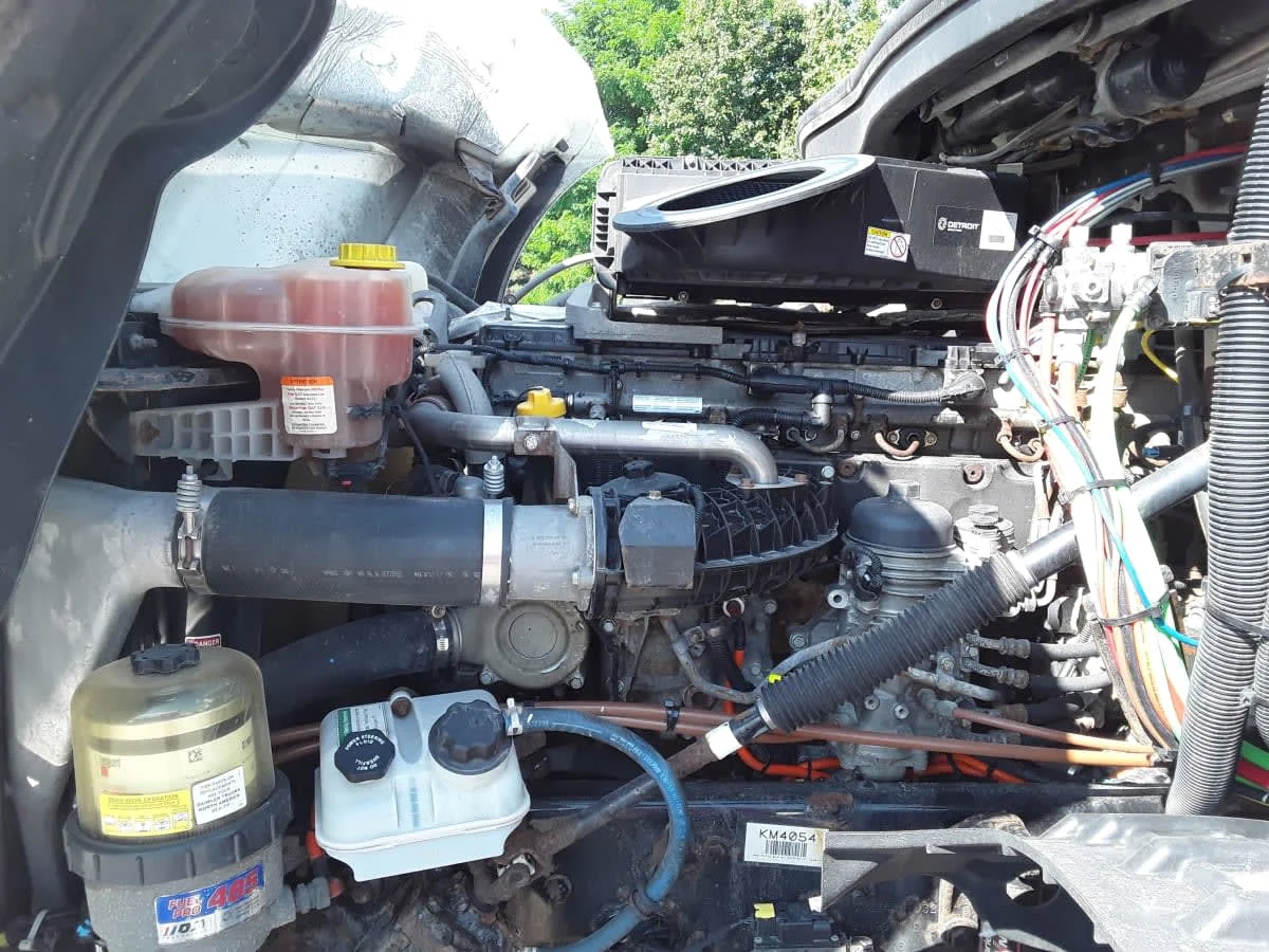 2019 Freightliner Cascadia - image 9