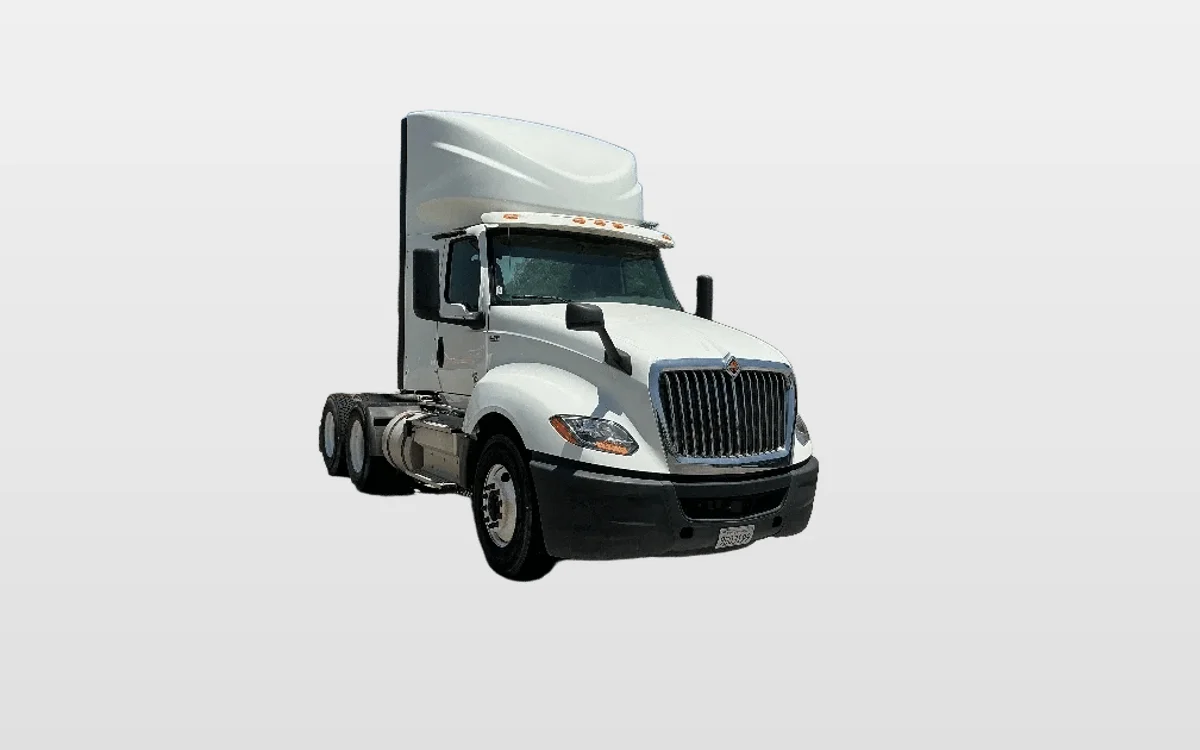 2020 International LT - image 1