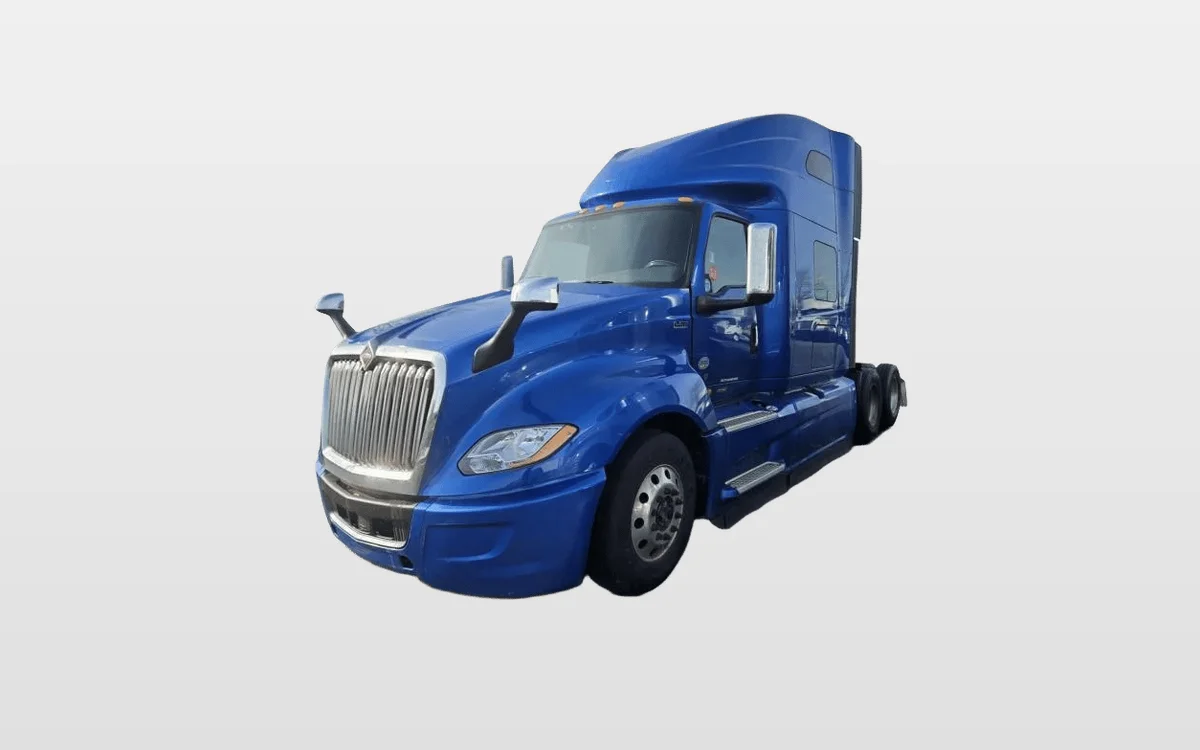 2022 International LT - image 1