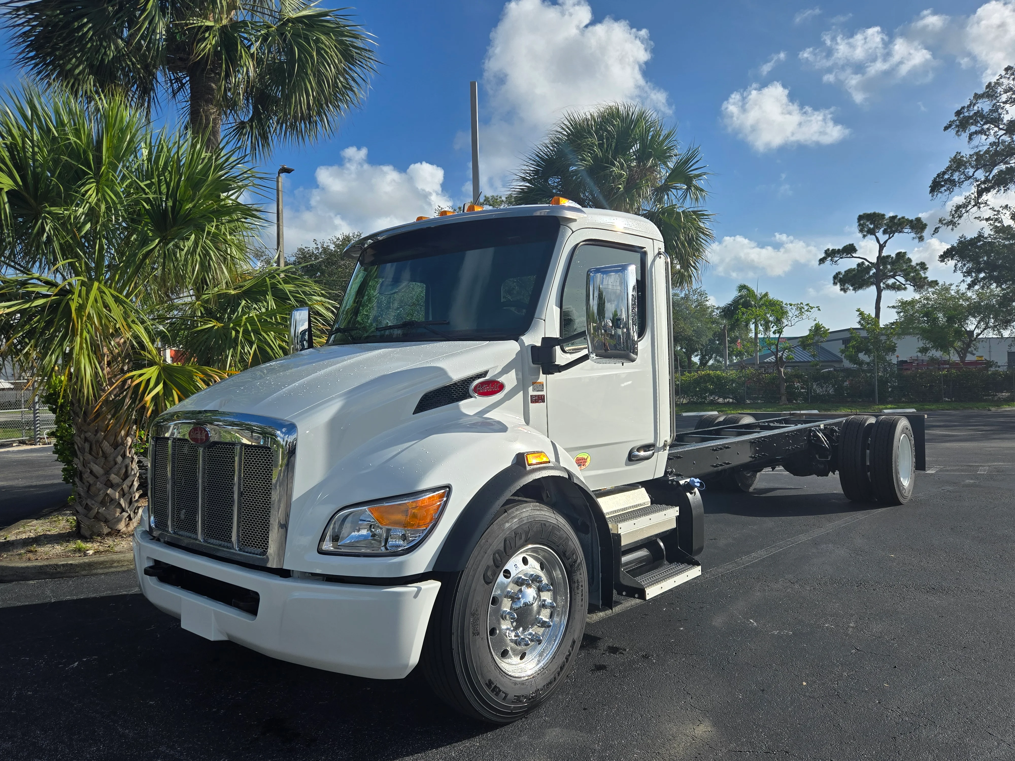 2026 Peterbilt 537 in Fort Lauderdale, FL — photo 2