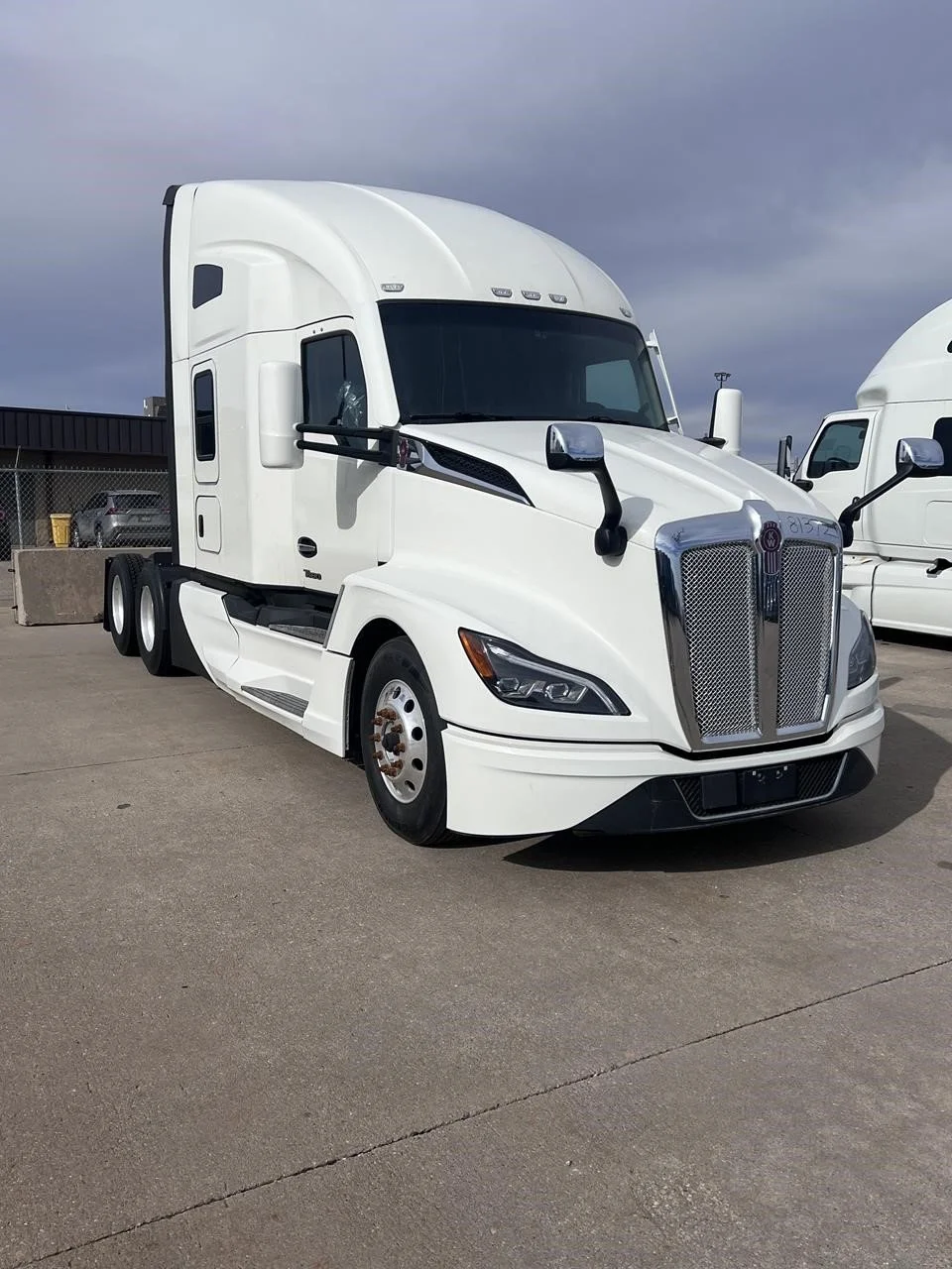 2022 Kenworth T680 in Joliet, IL