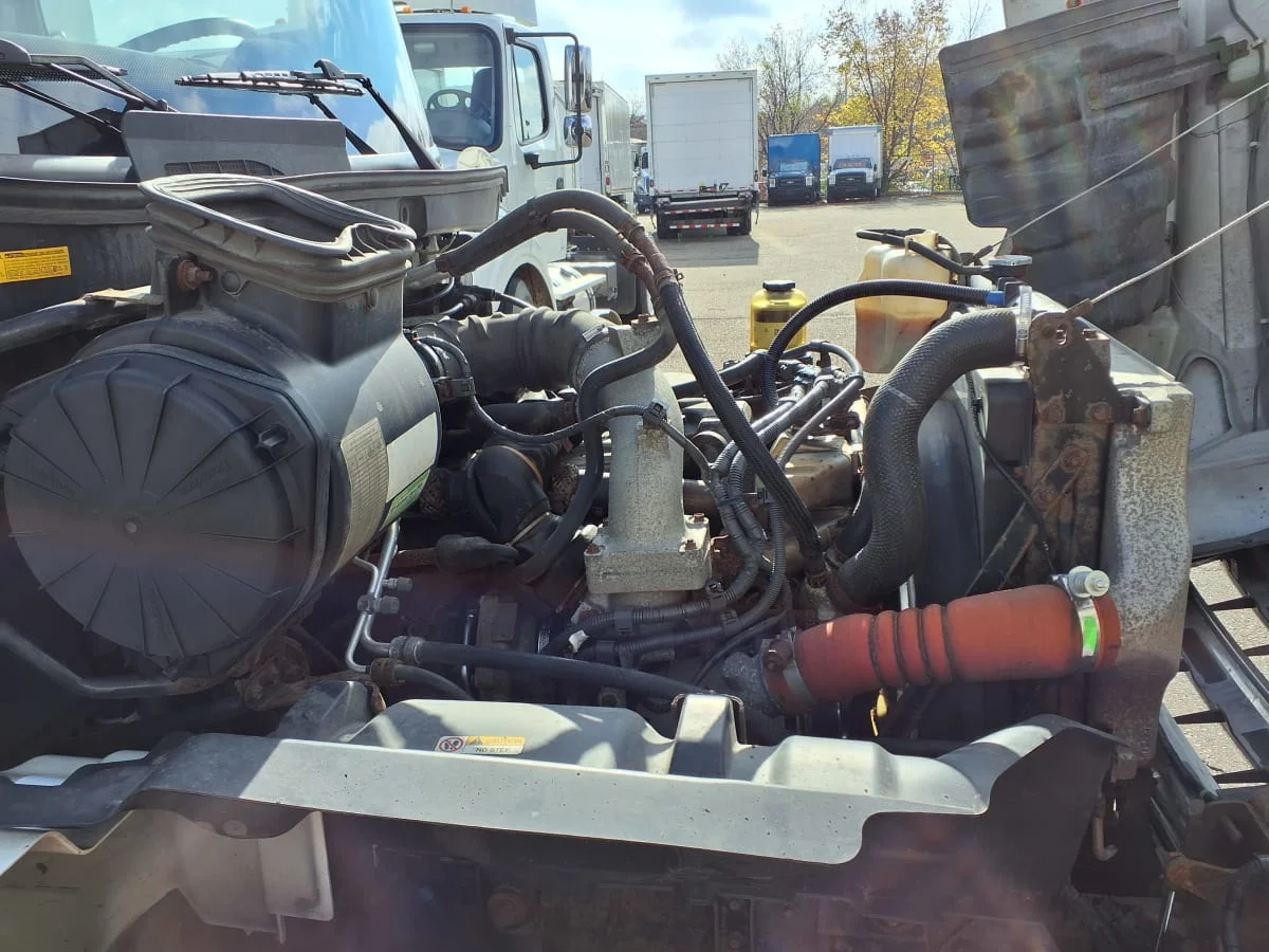 2016 Hino 338 in Altoona, IA — photo 13