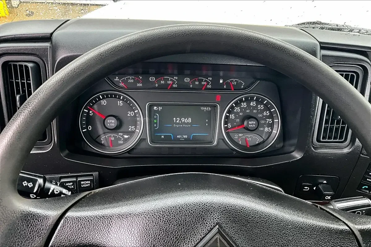 2021 International LT in Youngstown, OH — photo 19