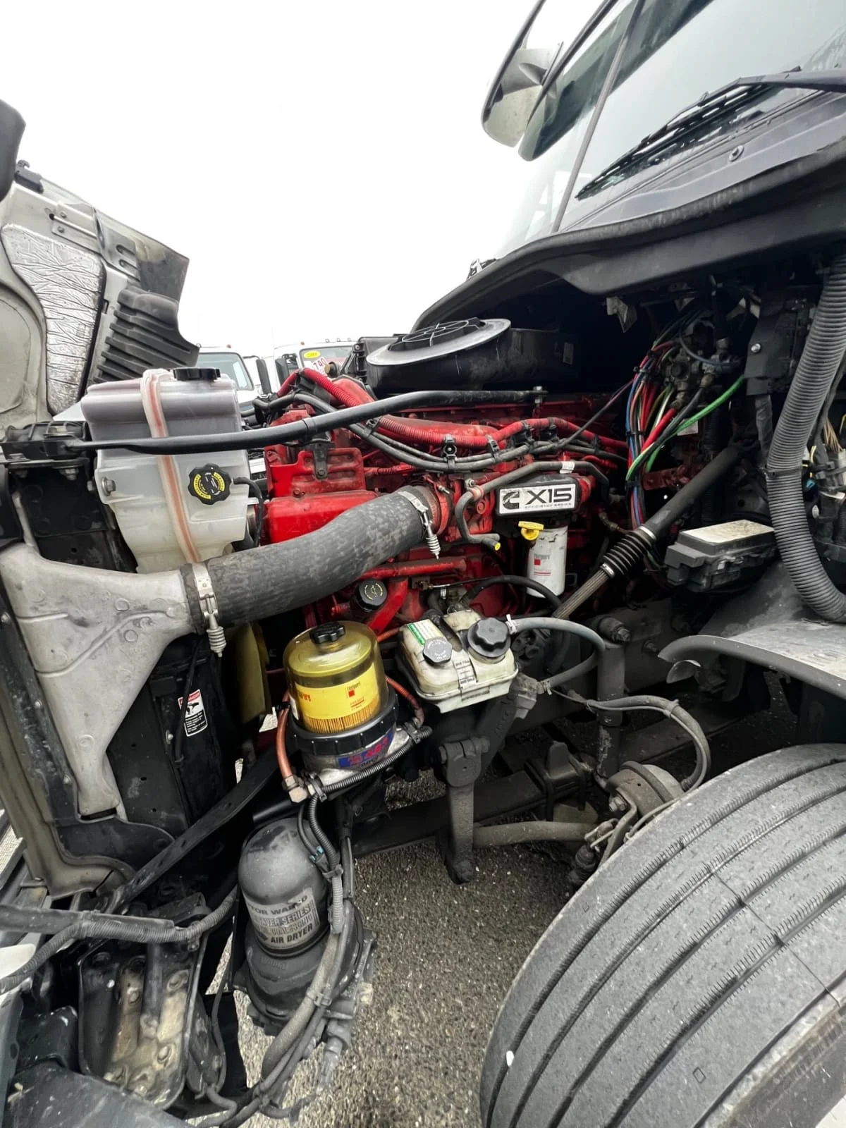 2019 Freightliner Cascadia - image 8