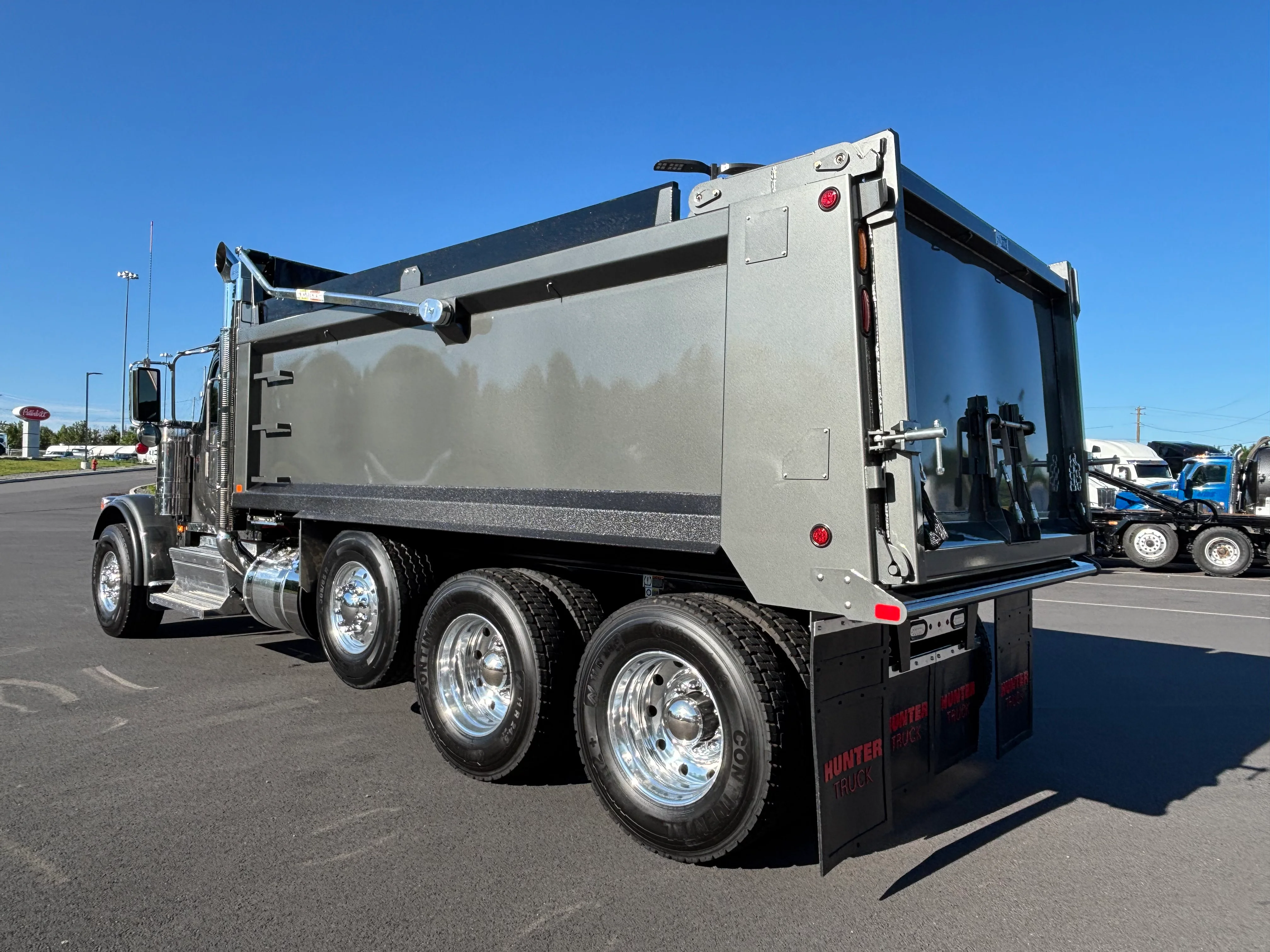 2027 Peterbilt 589 in Scranton, PA — photo 3