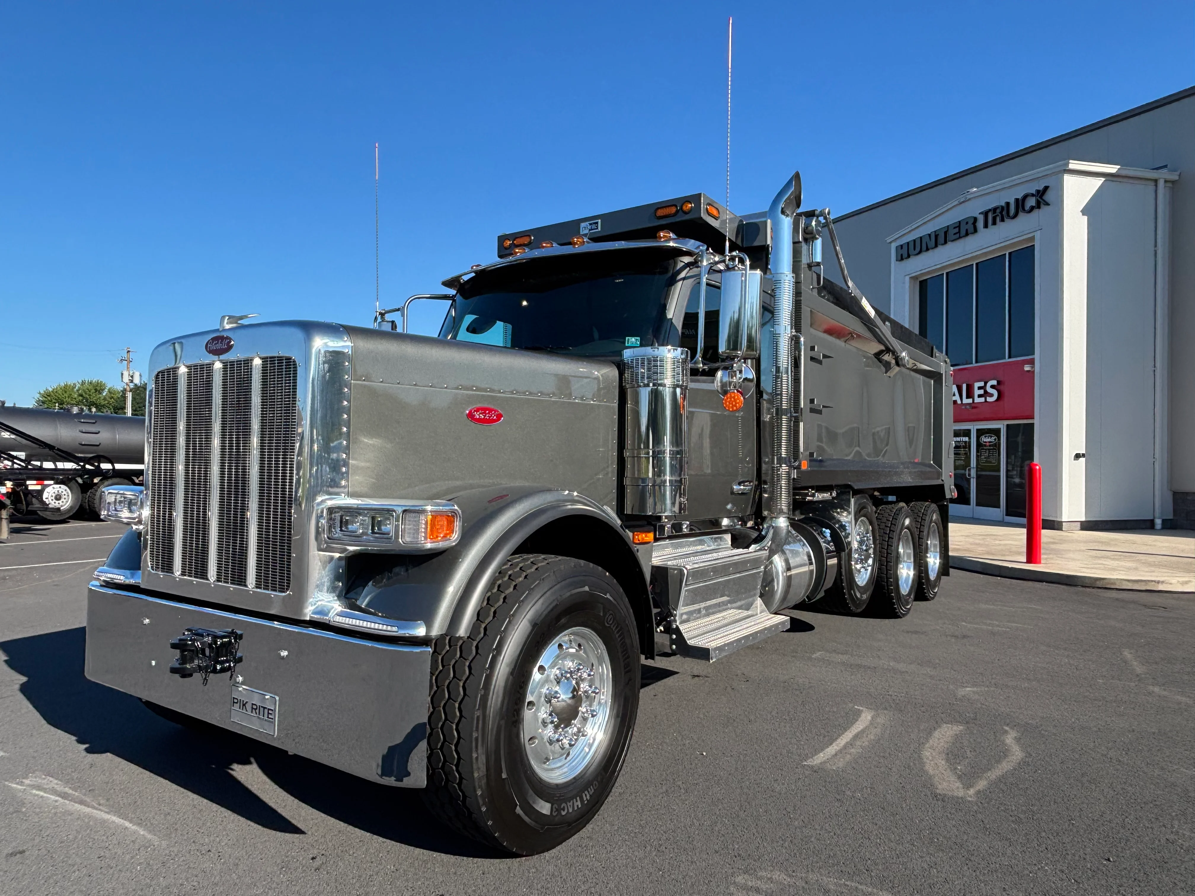 2027 Peterbilt 589