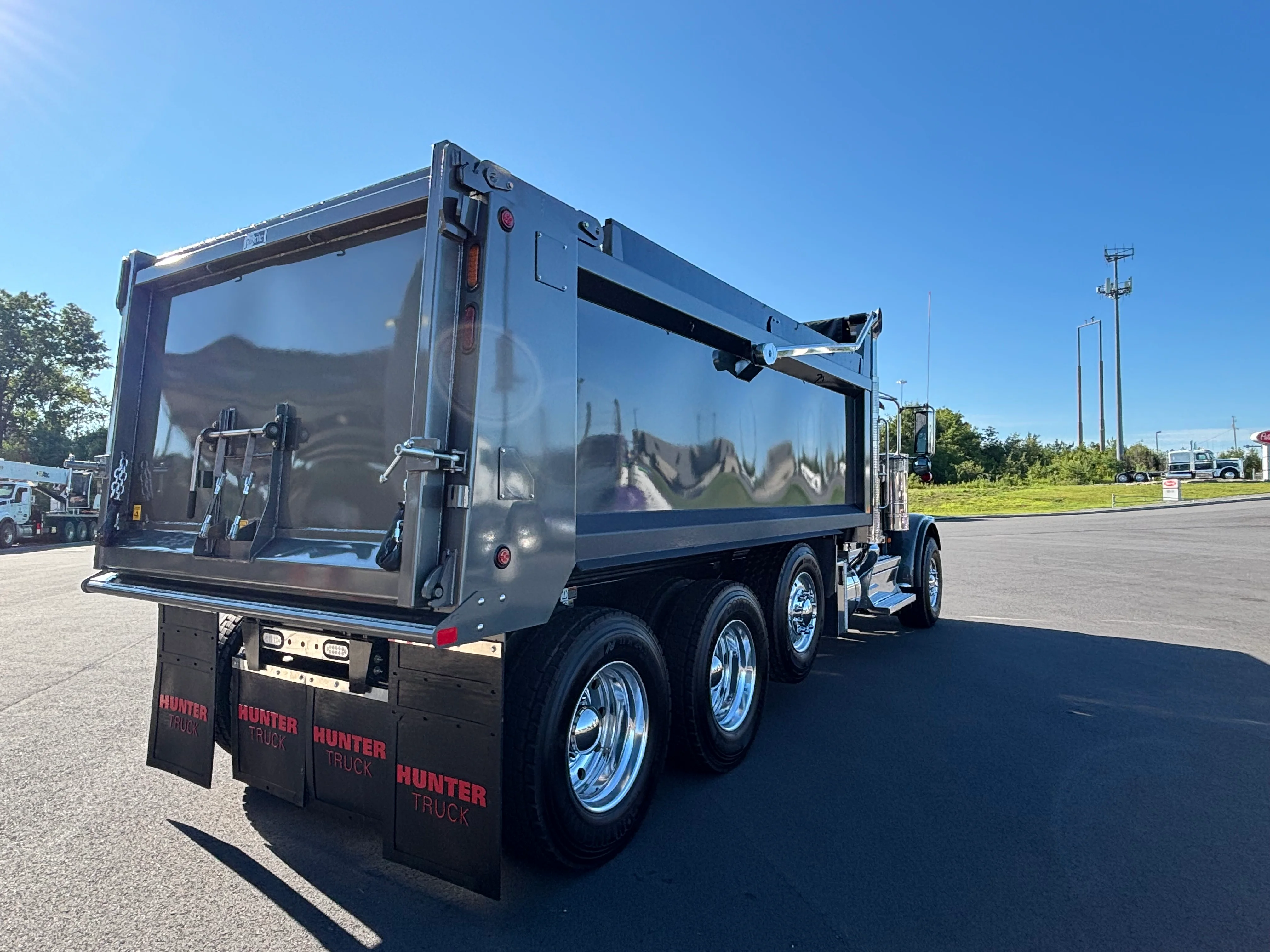 2027 Peterbilt 589 in Scranton, PA — photo 5