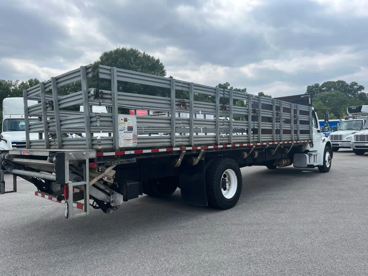 2019 Freightliner M2 106 in Beltsville, MD — photo 4
