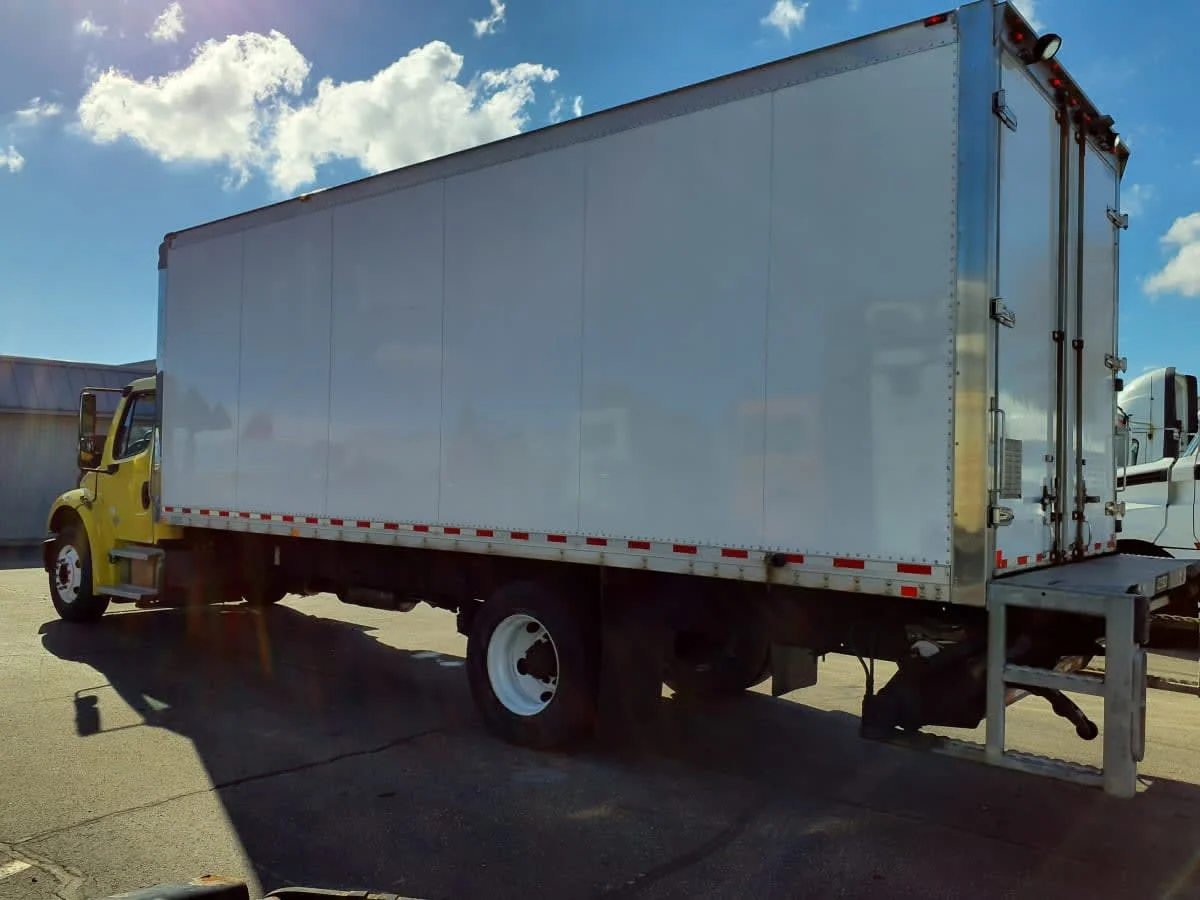 2017 Freightliner M2 106 - image 6